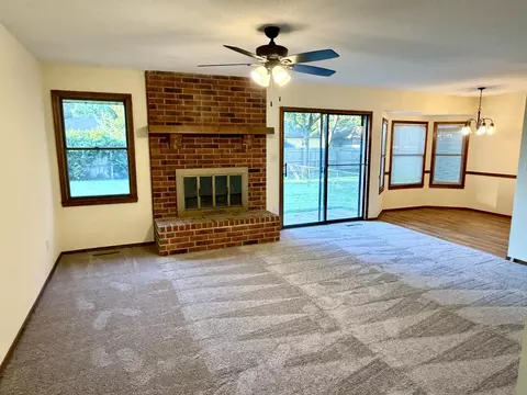 Living - 1141 E Cambridge St, Springfield, MO 65807 photo 1 of 5
