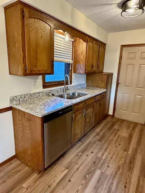 Kitchen - 1141 E Cambridge St, Springfield, MO 65807 photo 4 of 6