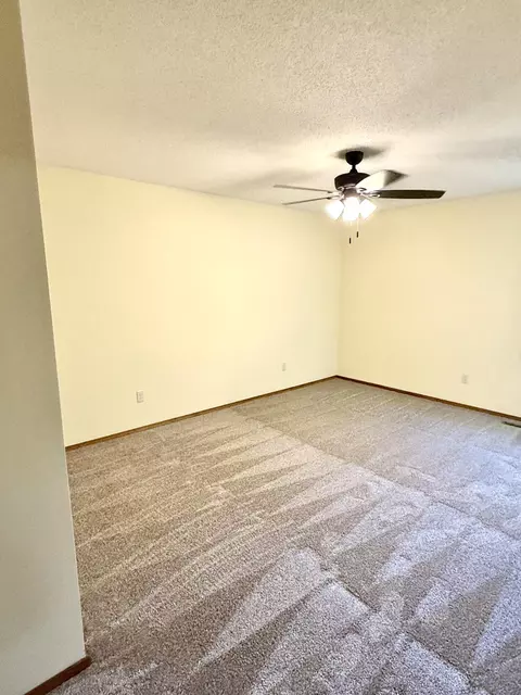 Bedroom - 1141 E Cambridge St, Springfield, MO 65807 photo 4 of 5