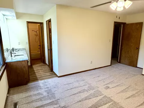 Bedroom - 1141 E Cambridge St, Springfield, MO 65807 photo 5 of 5