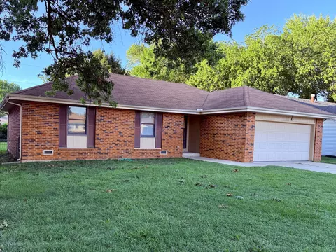 Exterior - 1141 E Cambridge St, Springfield, MO 65807 photo 2 of 3