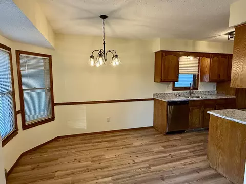 Dining - 1141 E Cambridge St, Springfield, MO 65807 photo 1 of 2