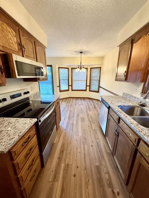 Kitchen - 1141 E Cambridge St, Springfield, MO 65807 photo 5 of 6