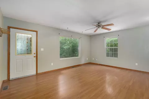 Living - 326 Arliss Dr, Crane, MO 65633 photo 2 of 5