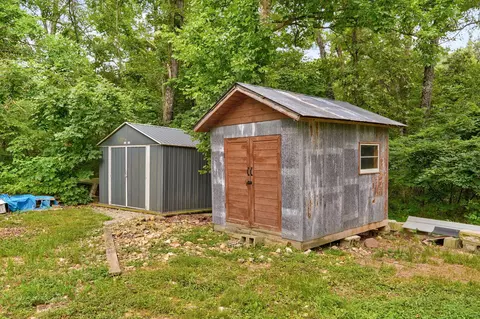 Exterior - 326 Arliss Dr, Crane, MO 65633 photo 7 of 10