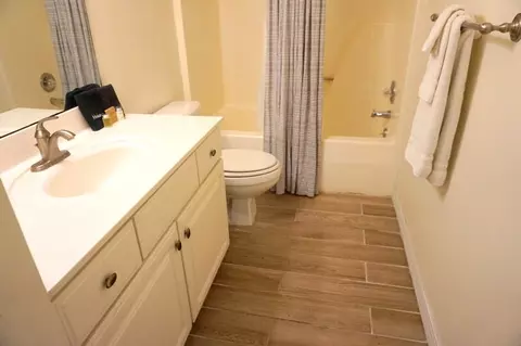Bath - 189 Avondale Dr #5, Branson, MO 65616 photo 5 of 5