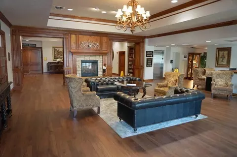 Living - 189 Avondale Dr #5, Branson, MO 65616 photo 4 of 4