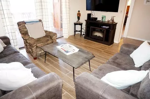 Living - 189 Avondale Dr #5, Branson, MO 65616 photo 2 of 4