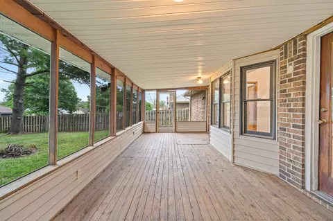 Exterior - 2119 W Nottingham St, Springfield, MO 65810 photo 5 of 9
