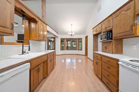 Entry Way - 2119 W Nottingham St, Springfield, MO 65810 photo 2 of 2