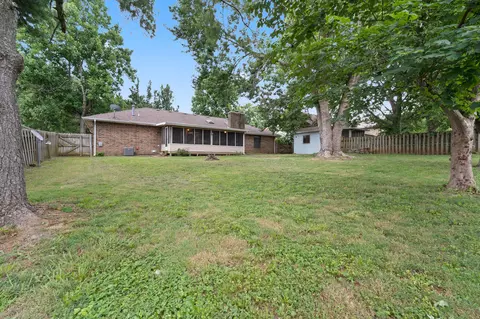 Exterior - 2119 W Nottingham St, Springfield, MO 65810 photo 6 of 9
