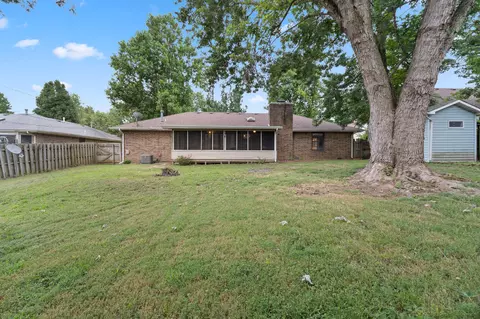Exterior - 2119 W Nottingham St, Springfield, MO 65810 photo 7 of 9