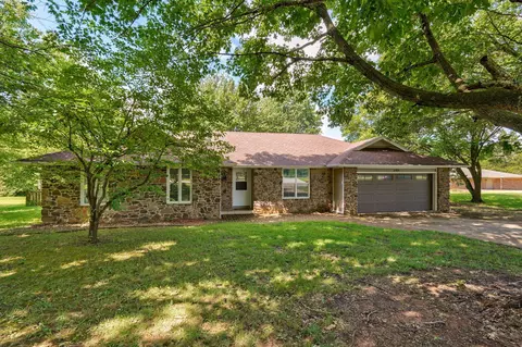 6401 N Marilyn Ave, Springfield, MO 65803 photo 1