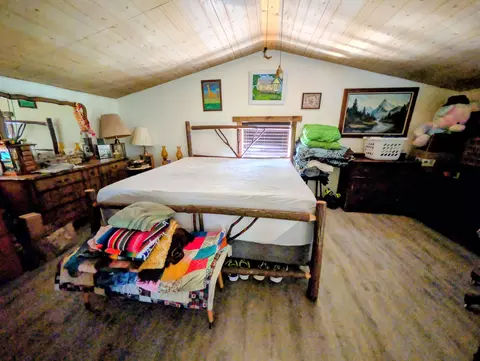 Bedroom - 721 Pack Ln, Lampe, MO 65681 photo 2 of 2
