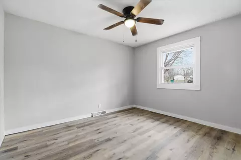 Bedroom - 908 10th St, Mountain Grove, MO 65711 photo 5 of 5