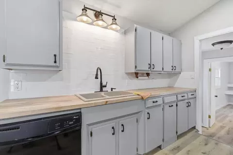 Kitchen - 908 10th St, Mountain Grove, MO 65711 photo 2 of 3