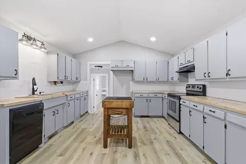 Kitchen - 908 10th St, Mountain Grove, MO 65711 photo 1 of 3