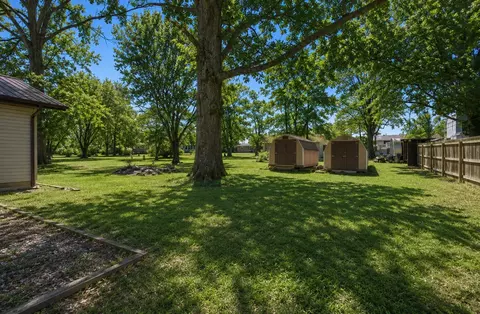 Exterior - 908 10th St, Mountain Grove, MO 65711 photo 7 of 7