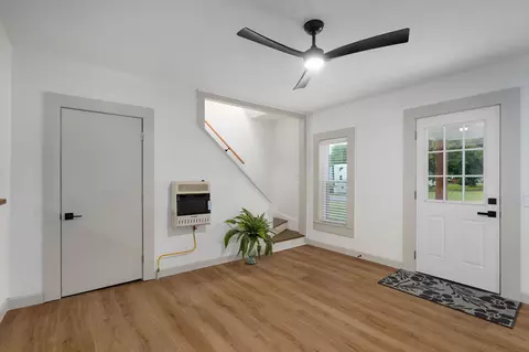 Entry Way - 933 S Rinker Ave, Aurora, MO 65605 photo 3 of 3