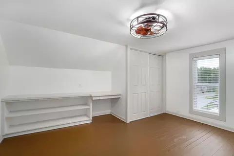 Bedroom - 933 S Rinker Ave, Aurora, MO 65605 photo 4 of 5