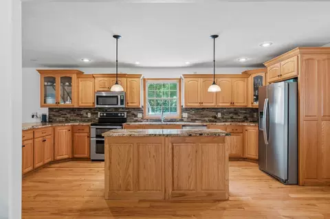 Kitchen - 4048 N Farm Road 79, Willard, MO 65781 photo 1 of 2