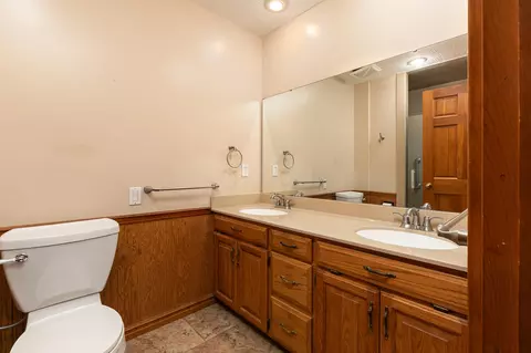 Bath - 1332 W Mcgee St, Springfield, MO 65807 photo 1 of 3