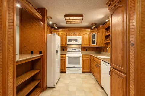 Kitchen - 1332 W Mcgee St, Springfield, MO 65807 photo 2 of 3