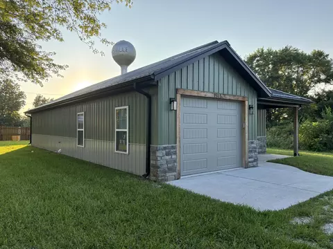 1365 N Coyote Ln, Morrisville, MO 65710