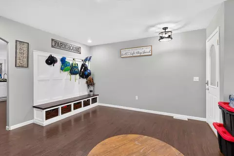 Entry Way - 970 Brookside Dr, Marshfield, MO 65706 photo 1 of 5