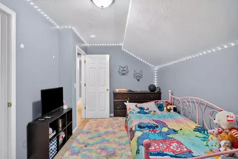 Bedroom - 970 Brookside Dr, Marshfield, MO 65706 photo 5 of 6
