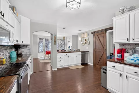 Kitchen - 970 Brookside Dr, Marshfield, MO 65706 photo 4 of 5