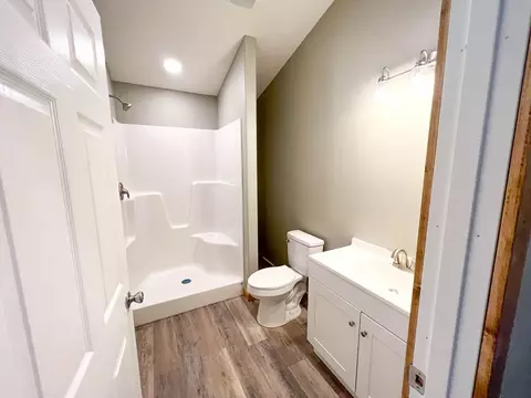 Bath - 105 Hackamore Dr, Theodosia, MO 65761 photo 3 of 3