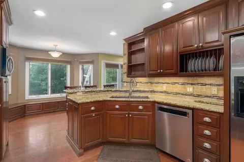 Kitchen - 3502 N Bobwhite Dr, Ozark, MO 65721 photo 2 of 4