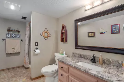 Bath - 3502 N Bobwhite Dr, Ozark, MO 65721 photo 4 of 5