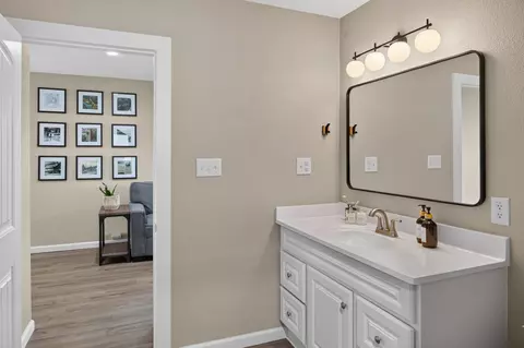 Bath - 128 Lincoln St, Forsyth, MO 65653 photo 4 of 5