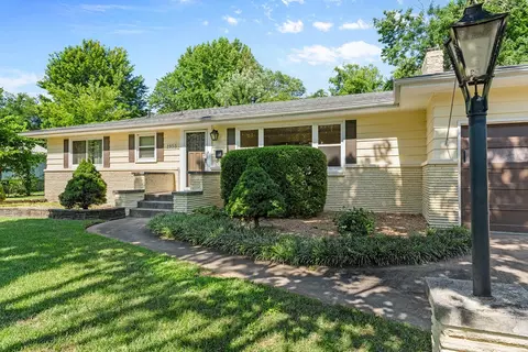 Exterior - 1955 S Valleyroad Ave, Springfield, MO 65804 photo 3 of 6
