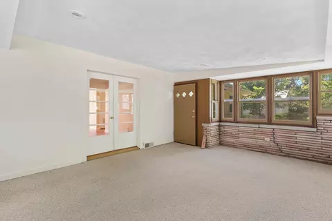 Living - 1955 S Valleyroad Ave, Springfield, MO 65804 photo 4 of 4