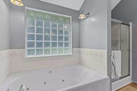 Bath - 1212 W Merlin Dr, Ozark, MO 65721 photo 2 of 4