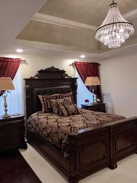 Bedroom - 1326 N Lennox Ct, Springfield, MO 65802 photo 2 of 3