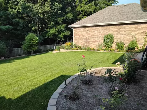 Exterior - 1326 N Lennox Ct, Springfield, MO 65802 photo 7 of 10