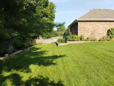 Exterior - 1326 N Lennox Ct, Springfield, MO 65802 photo 8 of 10