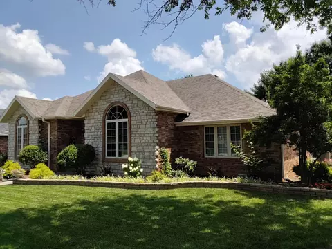 Exterior - 1326 N Lennox Ct, Springfield, MO 65802 photo 2 of 10