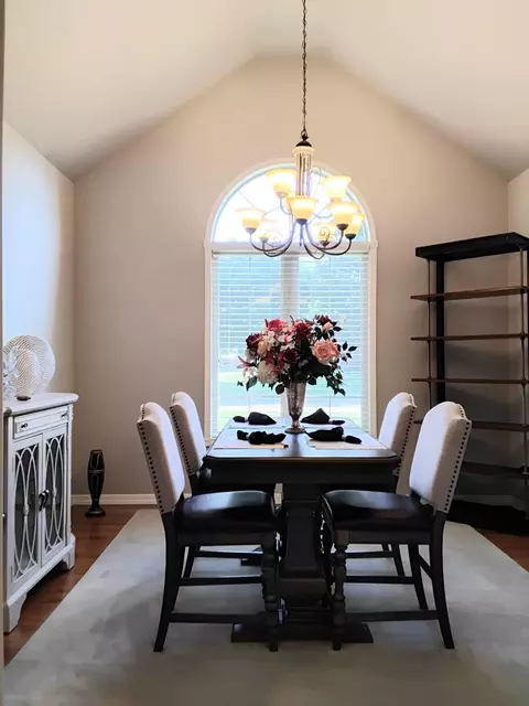 Dining - 1326 N Lennox Ct, Springfield, MO 65802 photo 2 of 3