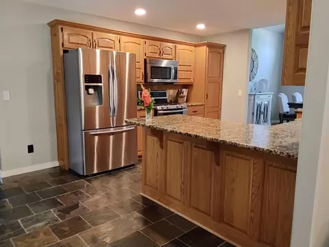 Kitchen - 1326 N Lennox Ct, Springfield, MO 65802 photo 2 of 3