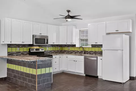 Kitchen - 307 Spring Meadow Pkwy, Branson, MO 65616 photo 1 of 3