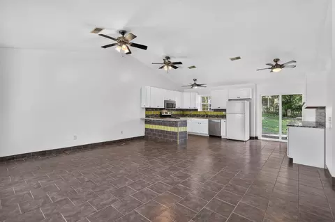 Living - 307 Spring Meadow Pkwy, Branson, MO 65616 photo 2 of 5