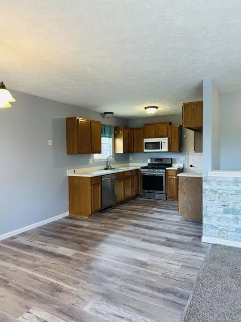 Kitchen - 588 Clever Heights Ct, Clever, MO 65631 photo 1 of 3