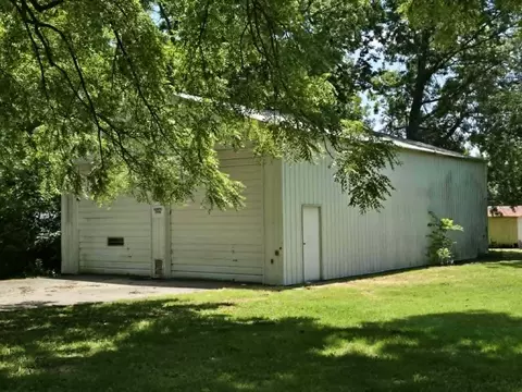 208 E Bodine Ave, Clinton, MO 64735 photo 6