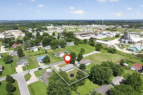 View/Area - 712 S Chestnut St, Buffalo, MO 65622 photo 1 of 1
