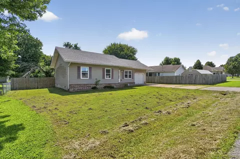 Exterior - 712 S Chestnut St, Buffalo, MO 65622 photo 3 of 8